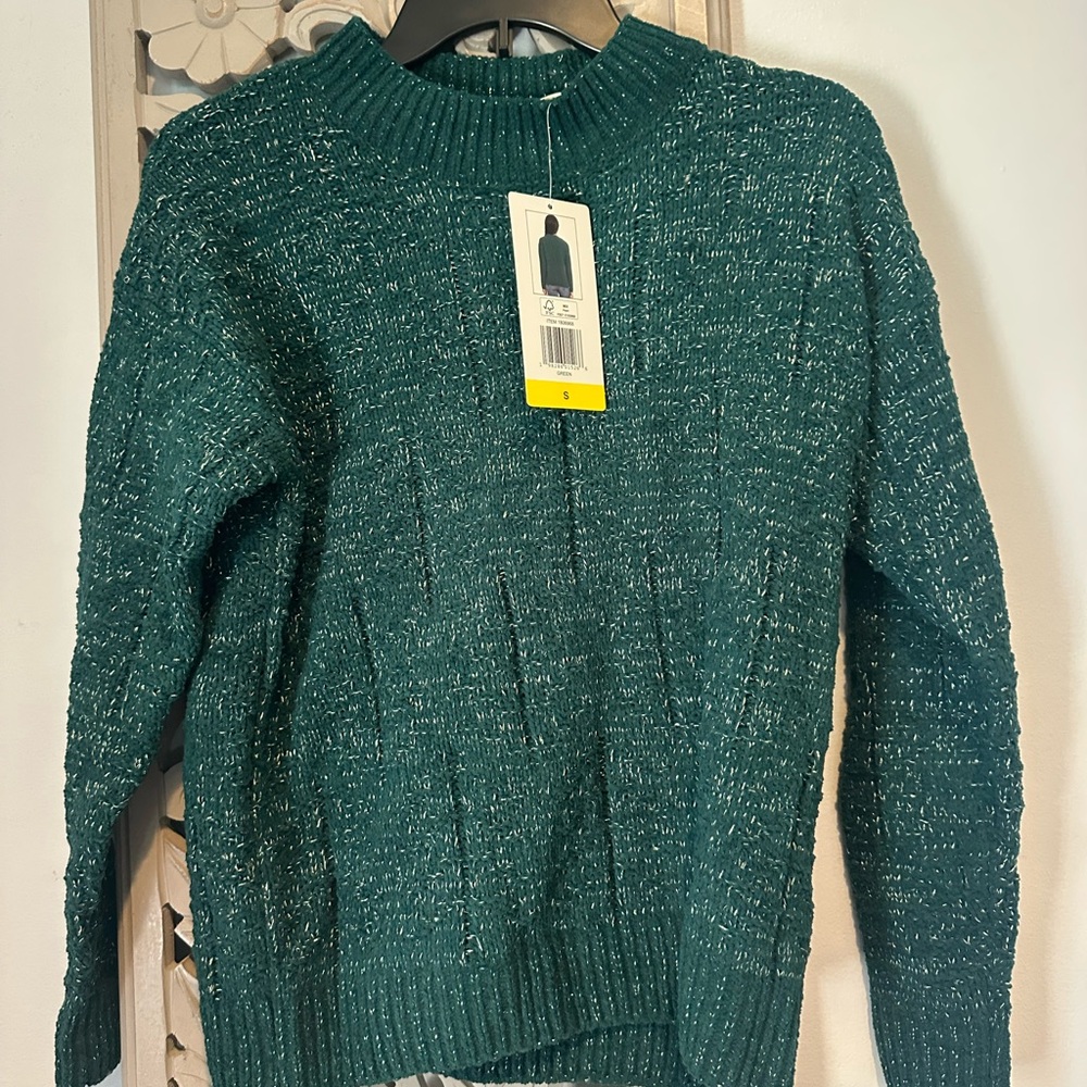 NWT- Holiday Weatherproof Women's Green Crew Neck Sweater